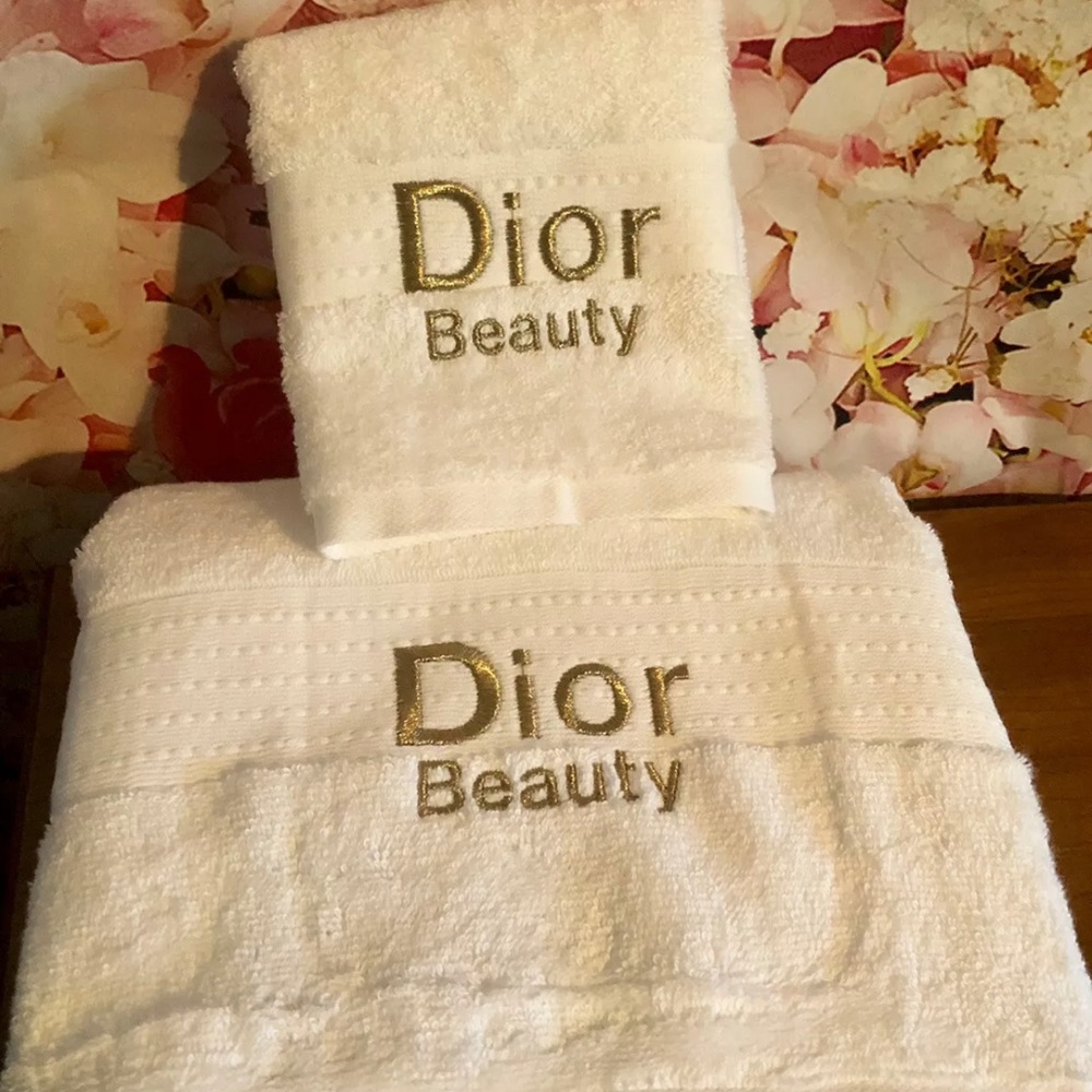 2 Set Embroidery Towels 1 Hand + 1 Shower Towels Fashion, in Gold Thread Luxury✨